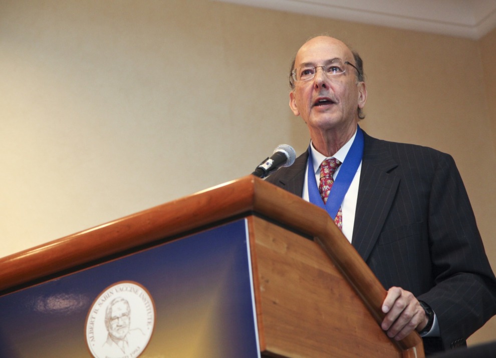 Dr. Roger Glass Receiving the Gold Medal